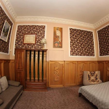 Orpheus Hostel&Apartments Odessa Buitenkant foto