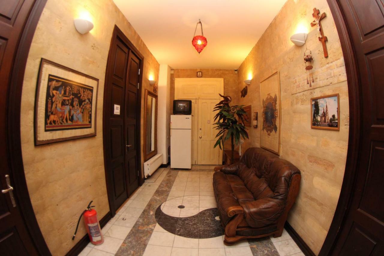 Orpheus Hostel&Apartments Odessa Buitenkant foto