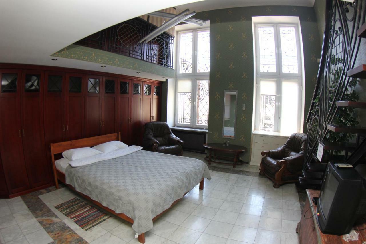 Orpheus Hostel&Apartments Odessa Buitenkant foto