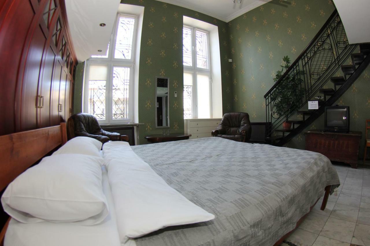 Orpheus Hostel&Apartments Odessa Buitenkant foto