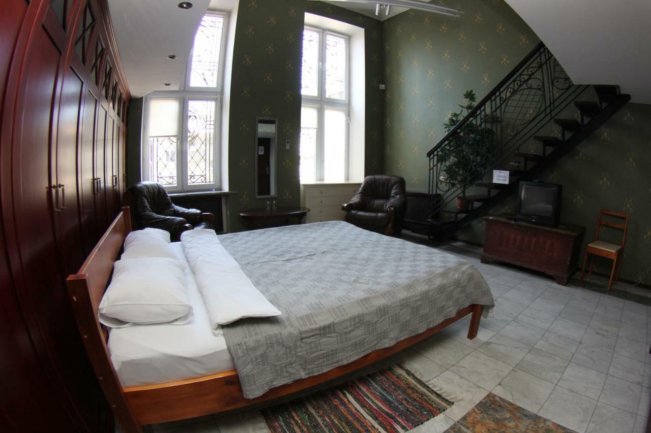 Orpheus Hostel&Apartments Odessa Buitenkant foto