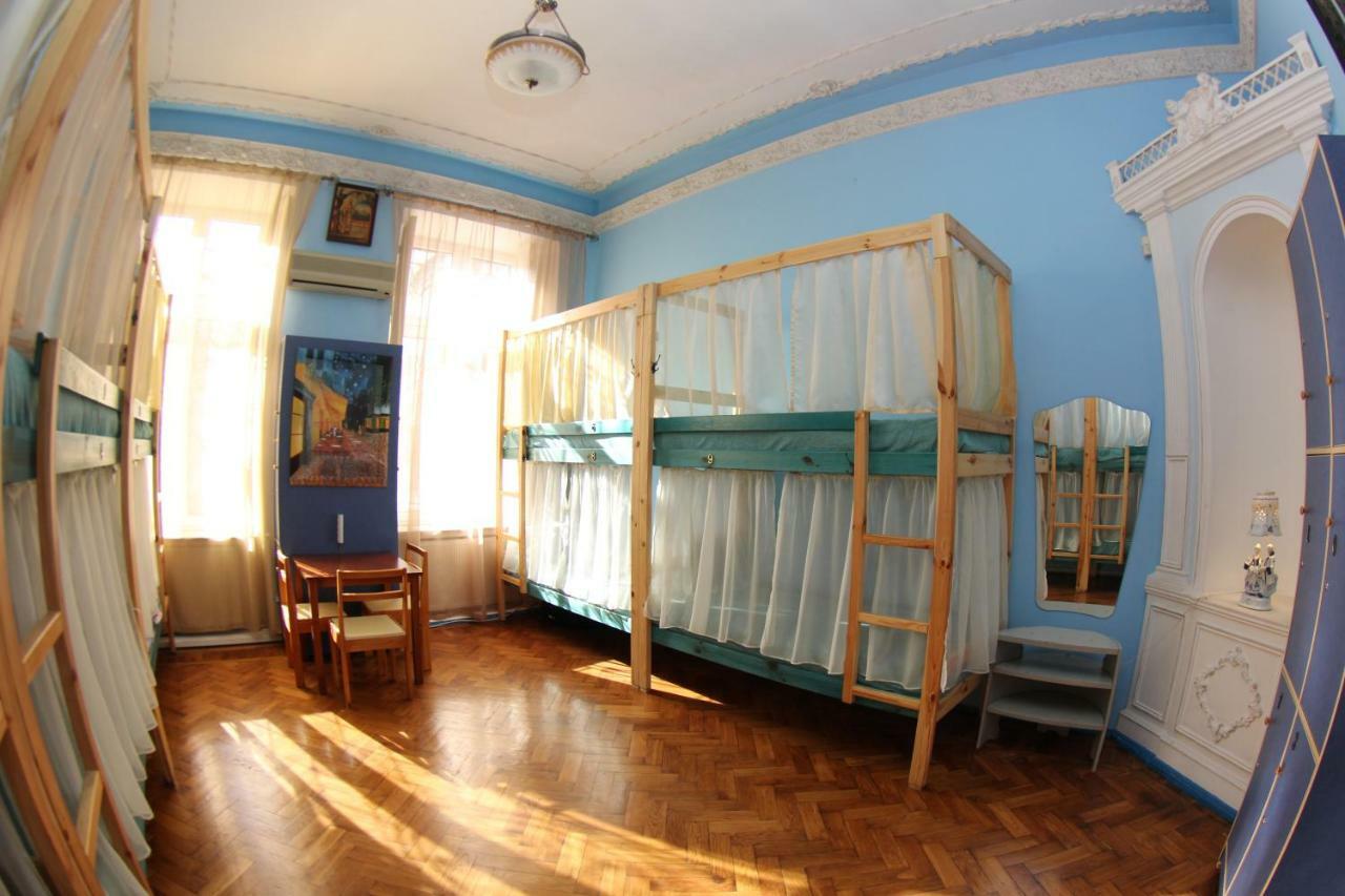 Orpheus Hostel&Apartments Odessa Buitenkant foto