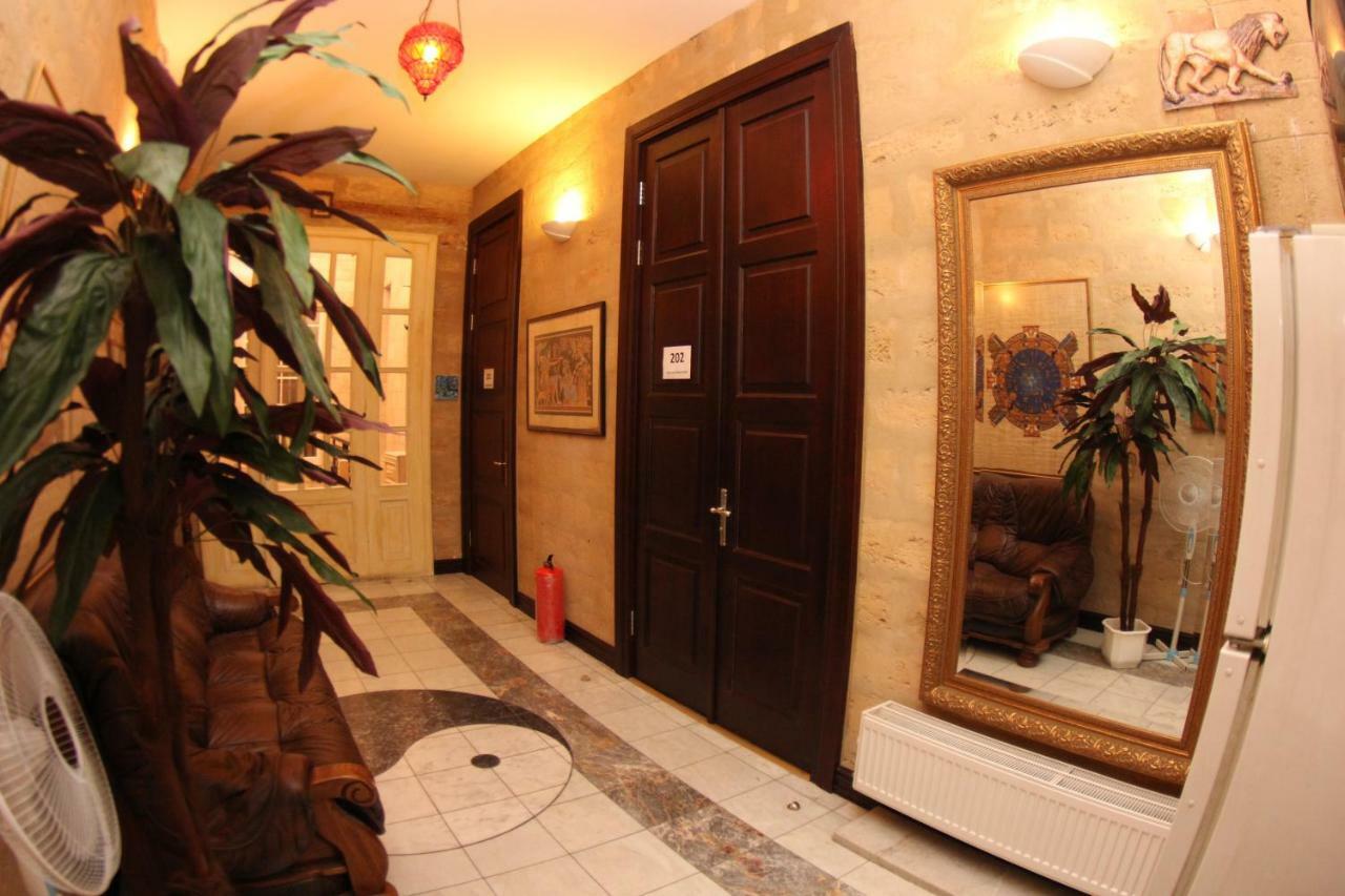 Orpheus Hostel&Apartments Odessa Buitenkant foto