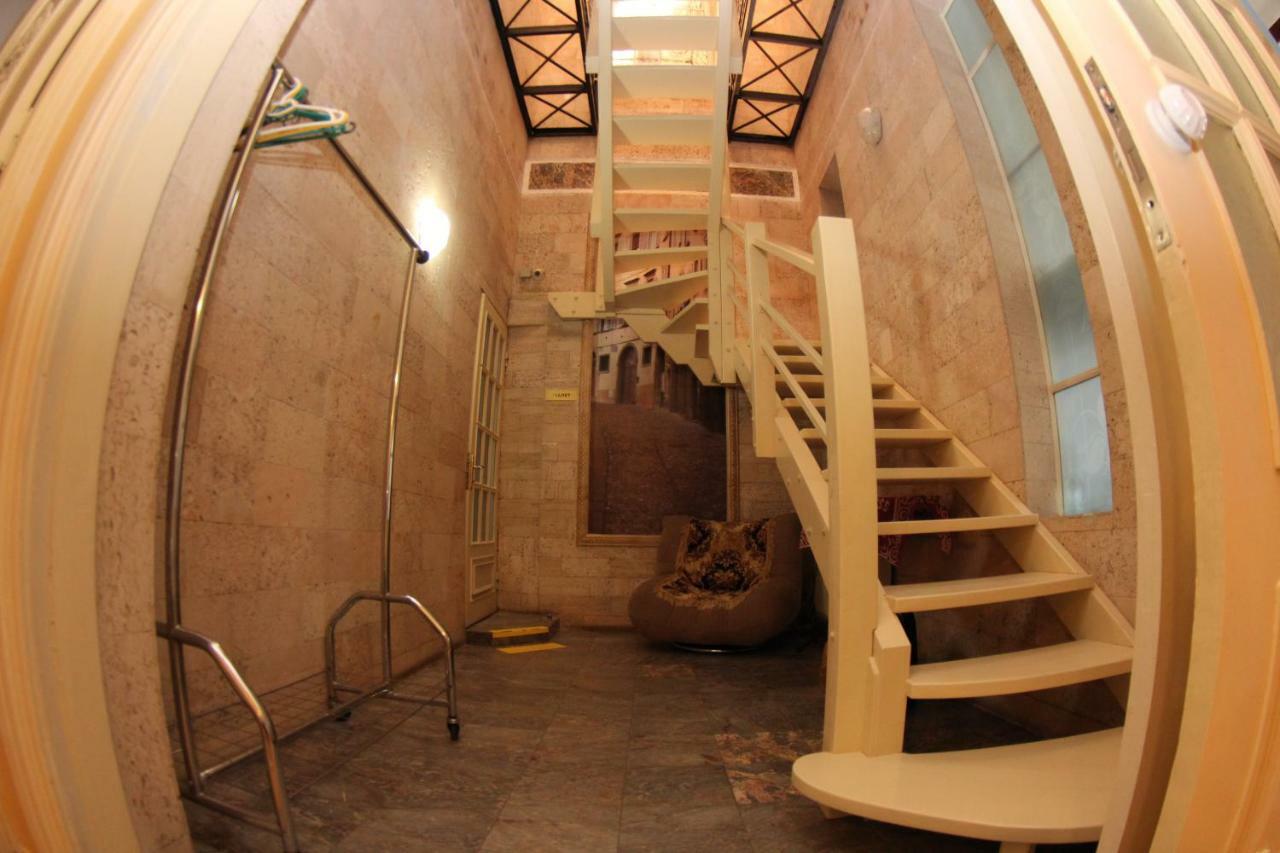 Orpheus Hostel&Apartments Odessa Buitenkant foto