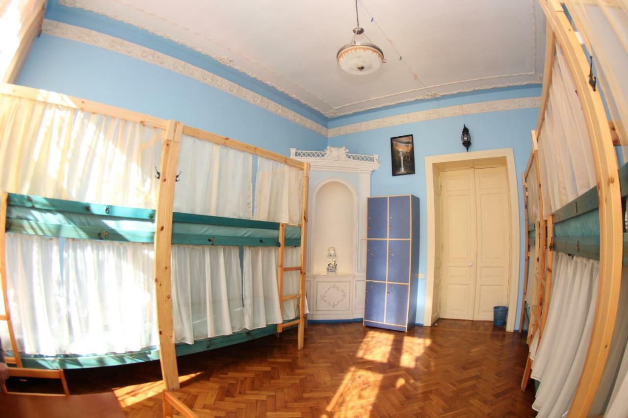 Orpheus Hostel&Apartments Odessa Buitenkant foto