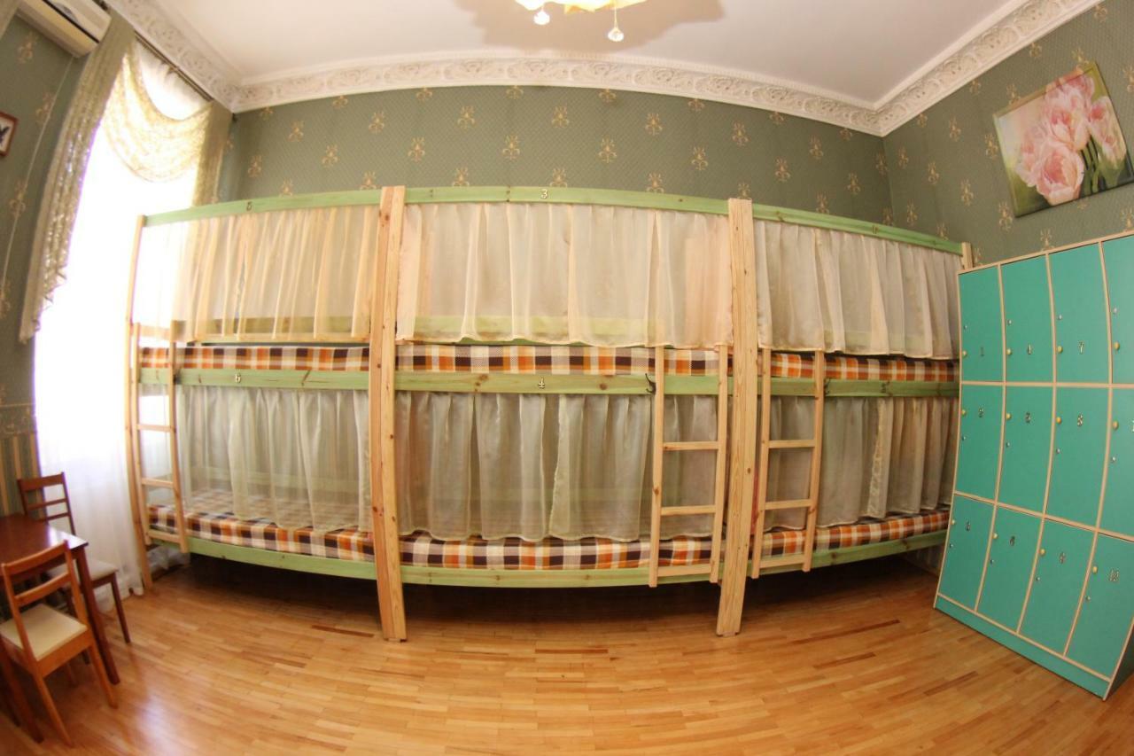 Orpheus Hostel&Apartments Odessa Buitenkant foto