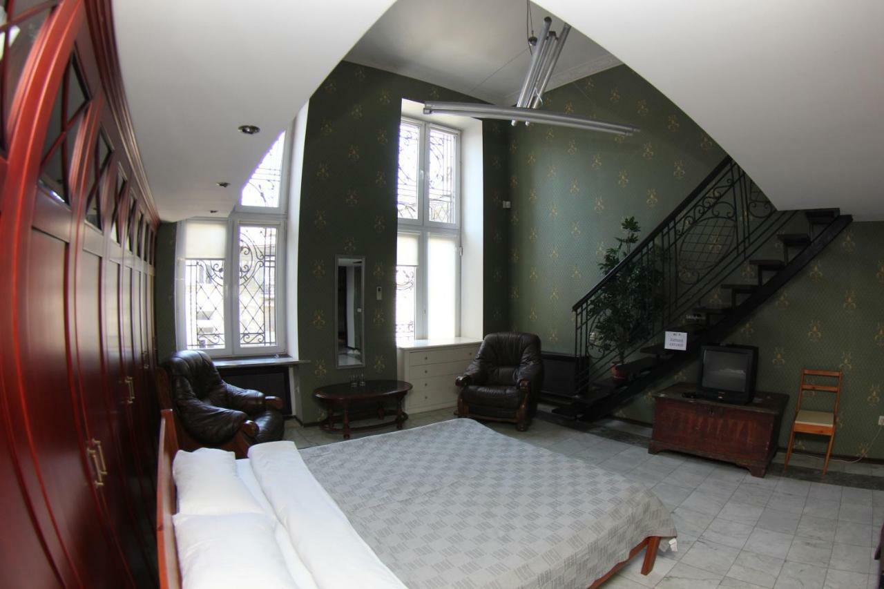 Orpheus Hostel&Apartments Odessa Buitenkant foto